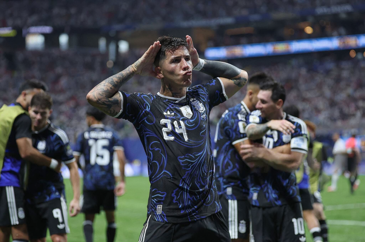 England ah karunaige nimumeh, Champion Argentina final ah 