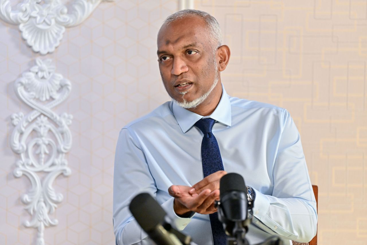 Raajjeyge mulhi nizaamu rufiyaa ah badhaluvaan 10 aharu nagaane: Raees