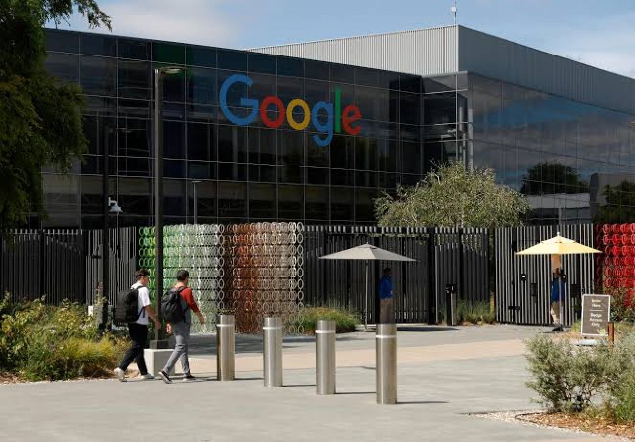 AI ah kuraa investment thakaa eku vazeefaage biruverikan boduve, Google ge muvazzafun petition eh hushahalhaifi