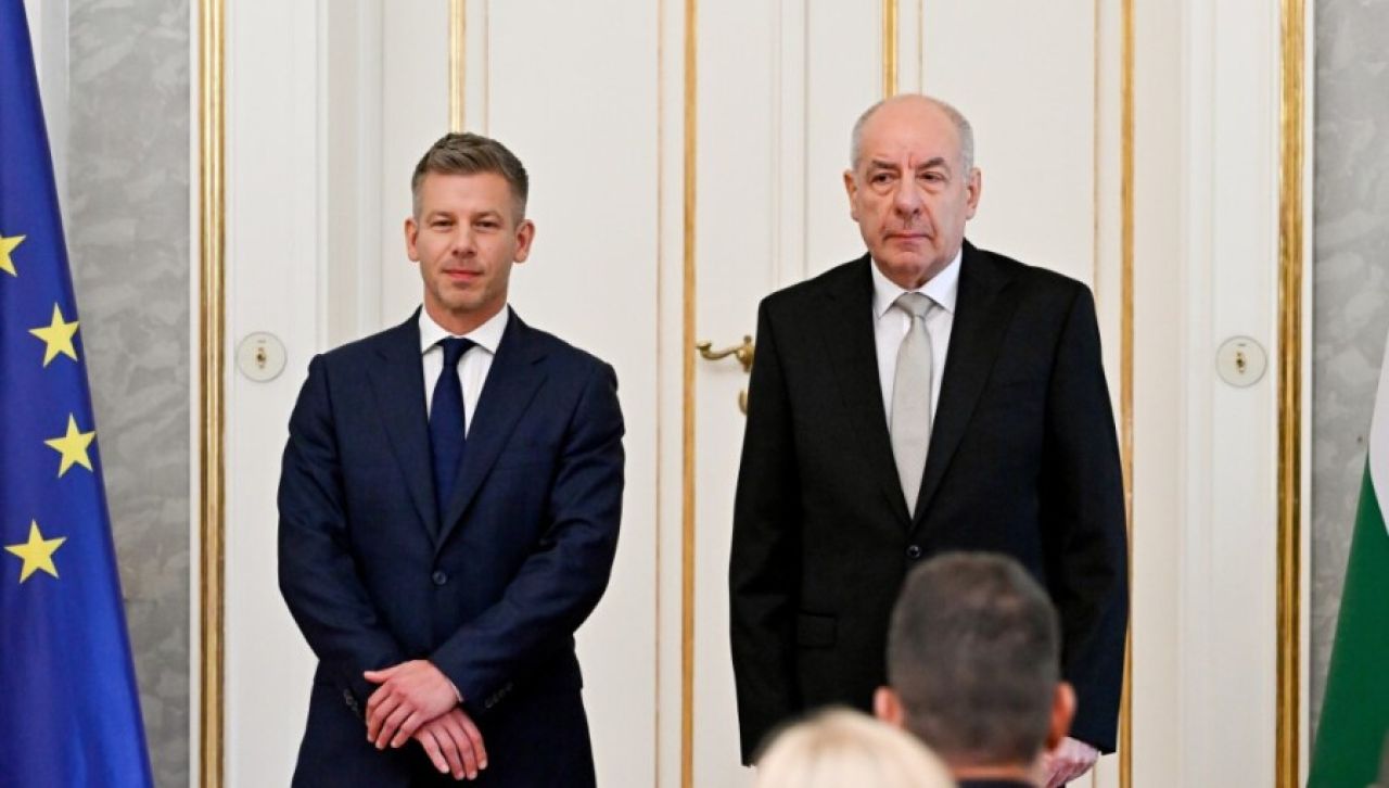 Hungary ge Raees ge isthuifa qaanoonu hadhaa majileehun faas kohffi