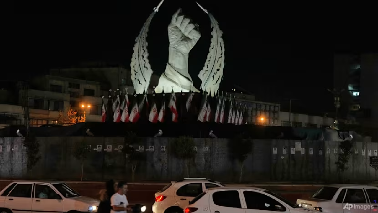 New strikes as Trump warns Iran will pay for US troop deaths