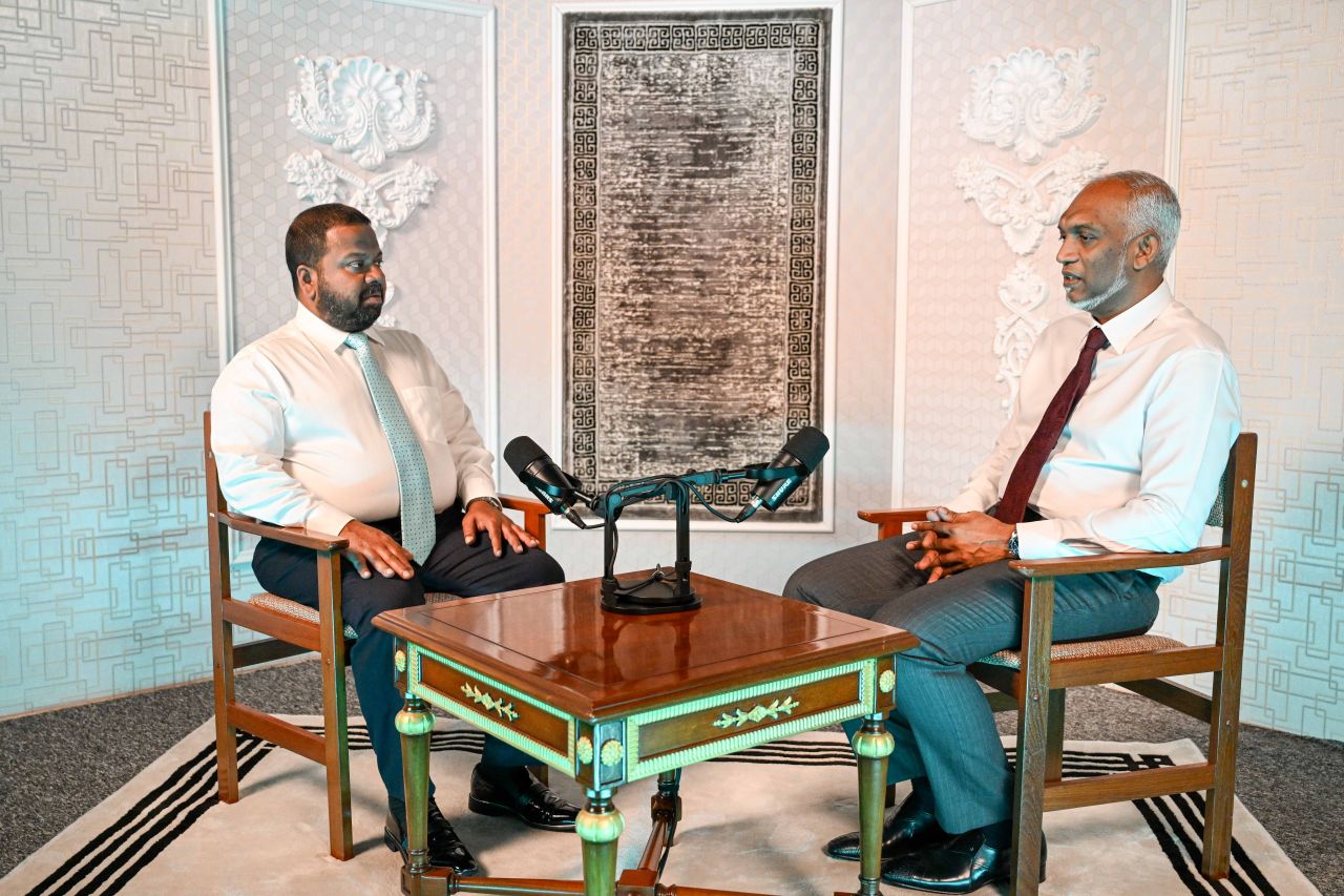 Mi ahna aharu nimeyiru hurihaa rasheigai fitness center thakuge massakai nimeynei: Raees