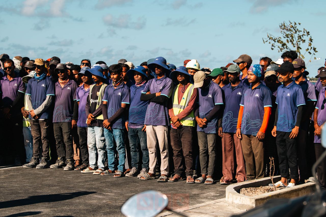ވަން ފޮޓޯ: ބޮޑުތަކުރުފާނު މަގުގެ އަލަށް ތަރައްގީކުރި ބައި އާންމު ދަތުރުފަތުރުތަކަށް ހުޅުވާލުން
