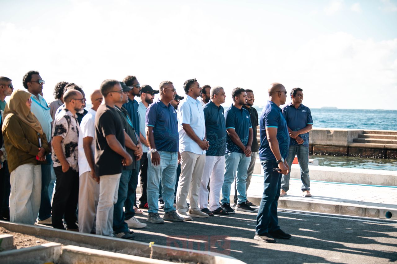 ވަން ފޮޓޯ: ބޮޑުތަކުރުފާނު މަގުގެ އަލަށް ތަރައްގީކުރި ބައި އާންމު ދަތުރުފަތުރުތަކަށް ހުޅުވާލުން