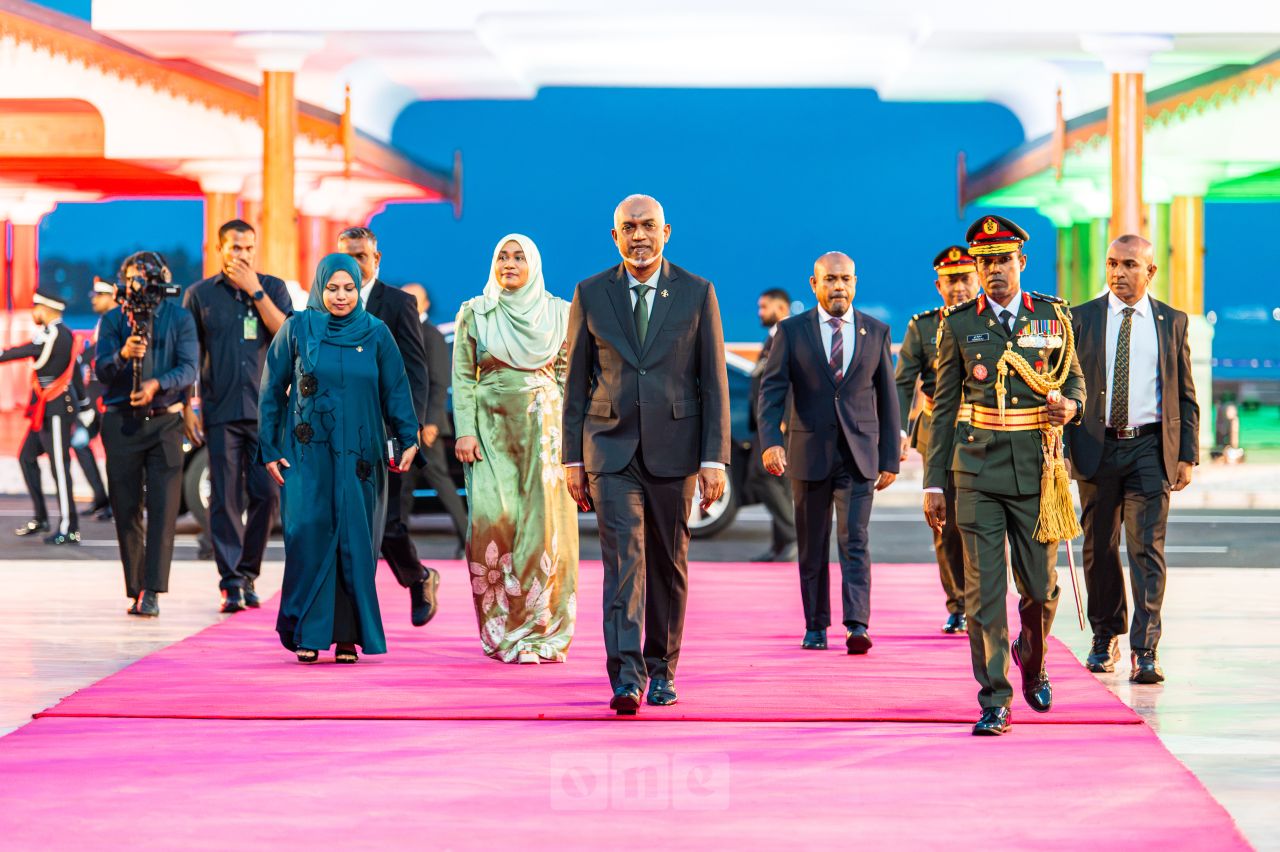ވަން ފޮޓޯ: މިނިވަން ދުވަހުގެ ދިދަ ނެގުމުގެ ރަސްމިއްޔާތު
