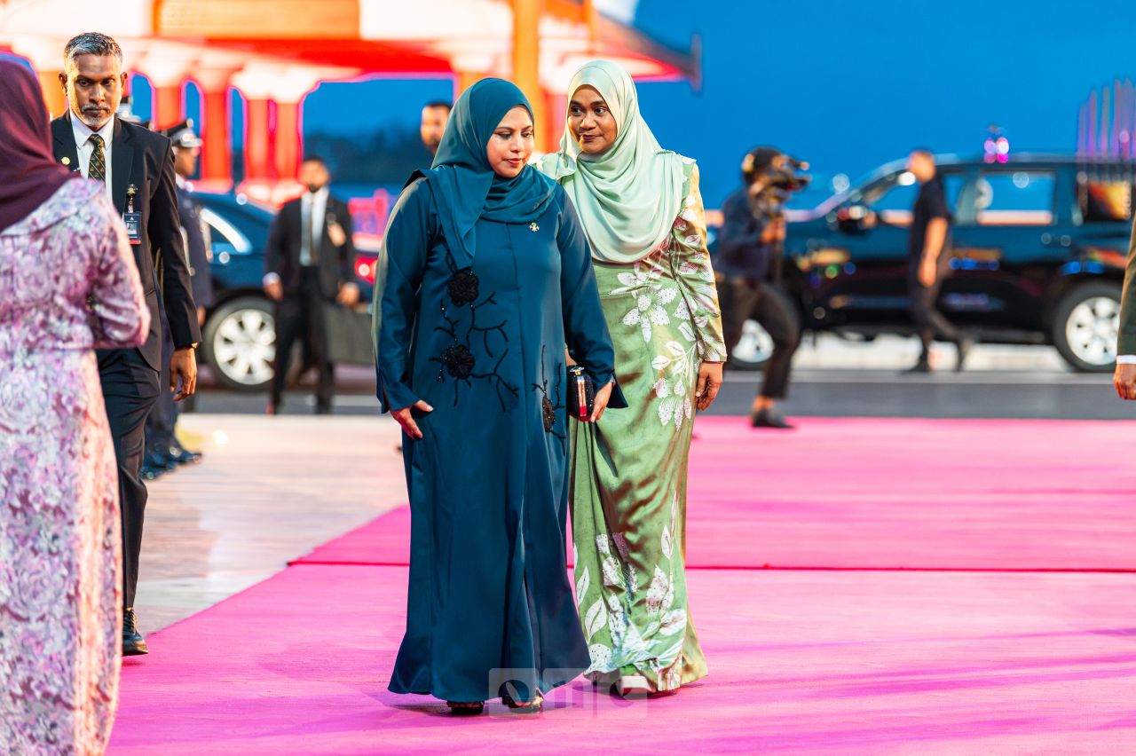 ވަން ފޮޓޯ: މިނިވަން ދުވަހުގެ ދިދަ ނެގުމުގެ ރަސްމިއްޔާތު