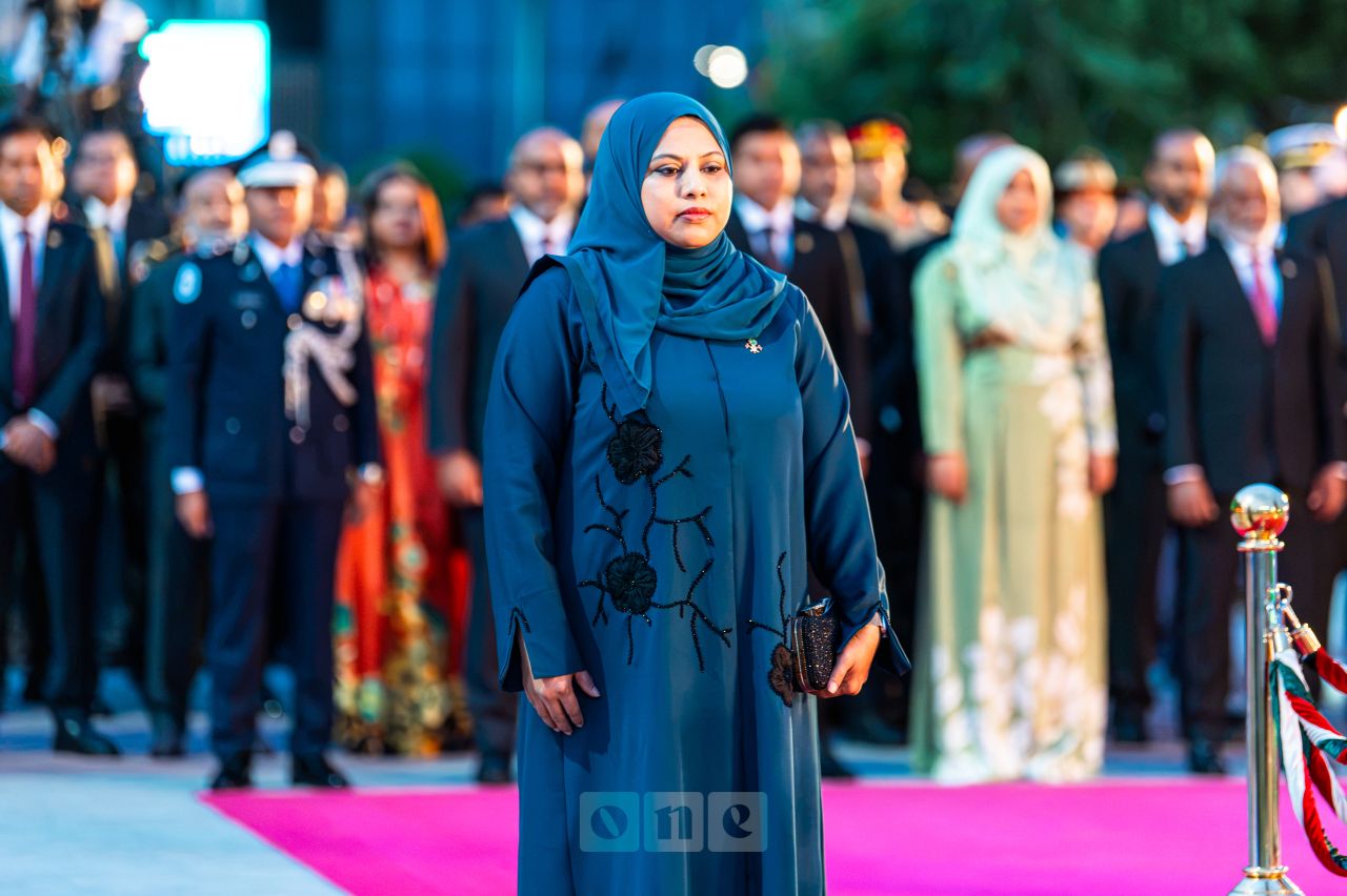 ވަން ފޮޓޯ: މިނިވަން ދުވަހުގެ ދިދަ ނެގުމުގެ ރަސްމިއްޔާތު