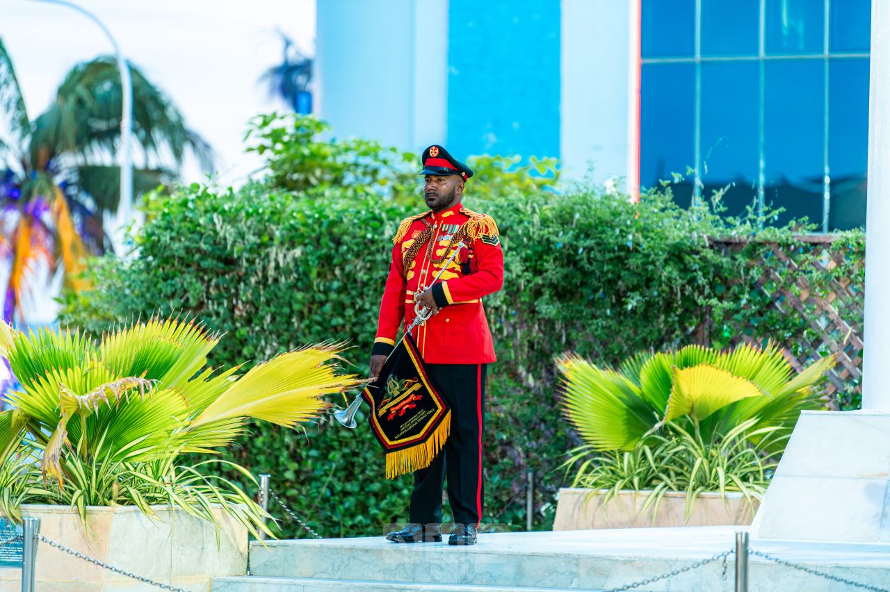 ވަން ފޮޓޯ: މިނިވަން ދުވަހުގެ ދިދަ ނެގުމުގެ ރަސްމިއްޔާތު