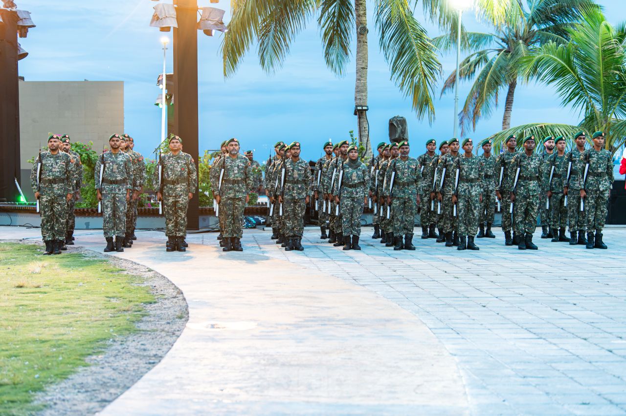 ވަން ފޮޓޯ: މިނިވަން ދުވަހުގެ ދިދަ ނެގުމުގެ ރަސްމިއްޔާތު