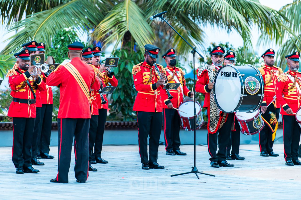 ވަން ފޮޓޯ: މިނިވަން ދުވަހުގެ ދިދަ ނެގުމުގެ ރަސްމިއްޔާތު