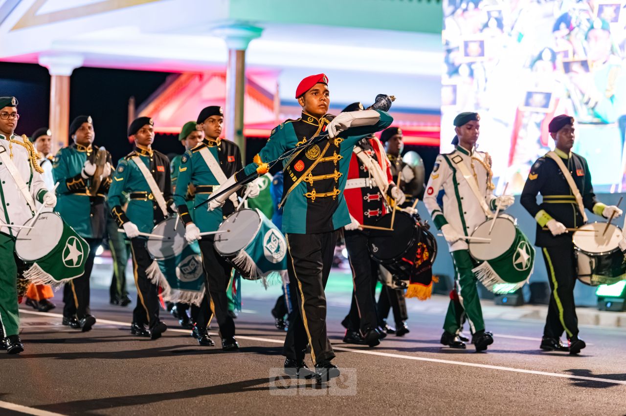 ވަން ފޮޓޯ: ރާއްޖޭގެ މިނިވަންކަމަށް 61 އަހަރު ފުރުމުގެ އުފާ ފާޅުކުރުމުގެ ގޮތުން، ބޭއްވި ހެވިކަމާއި ކުޅިވަރުގެ ހަރަކާތްތައް