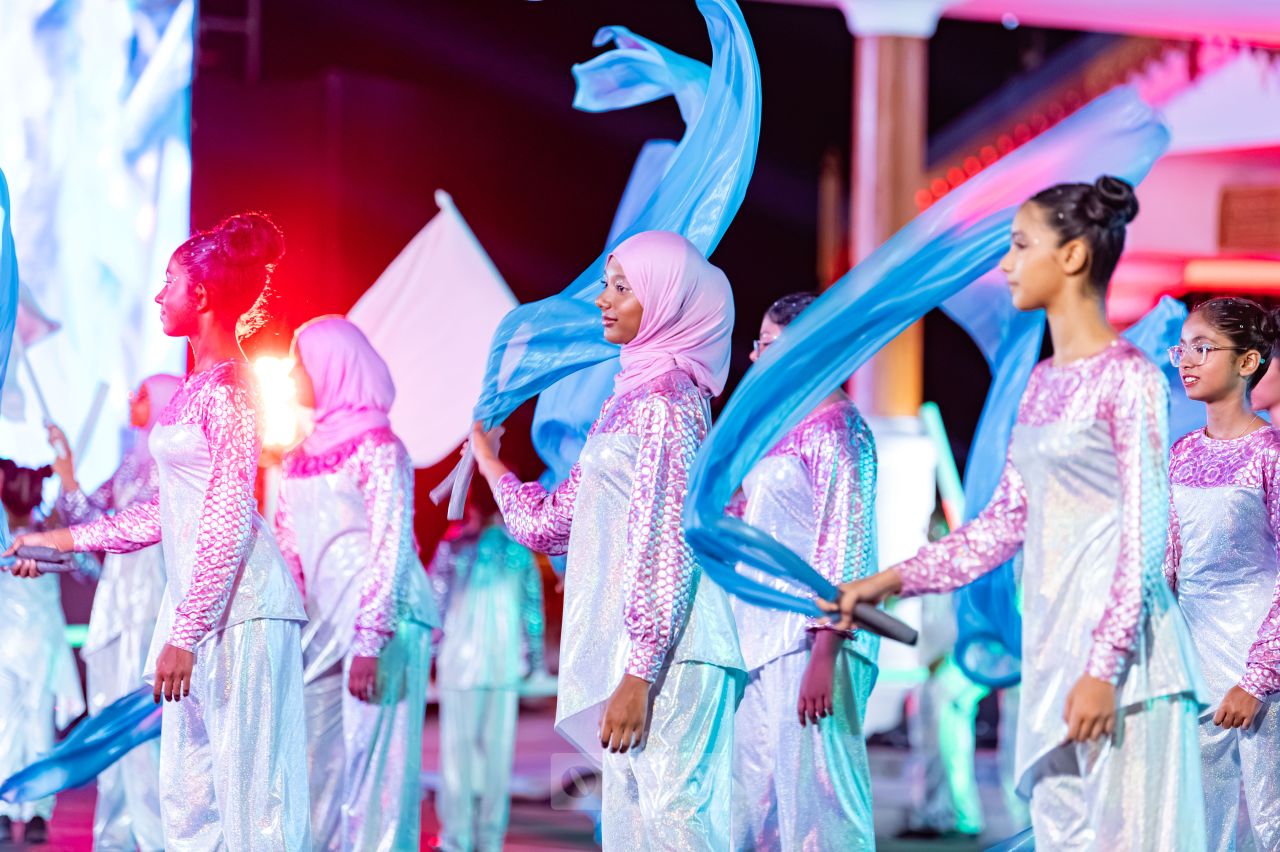 ވަން ފޮޓޯ: ރާއްޖޭގެ މިނިވަންކަމަށް 61 އަހަރު ފުރުމުގެ އުފާ ފާޅުކުރުމުގެ ގޮތުން، ބޭއްވި ހެވިކަމާއި ކުޅިވަރުގެ ހަރަކާތްތައް