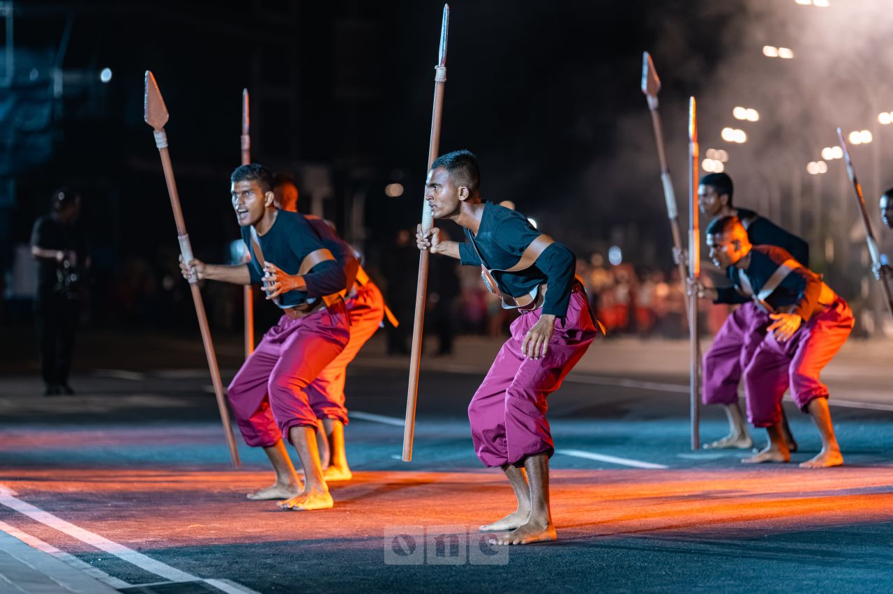 ވަން ފޮޓޯ: ރާއްޖޭގެ މިނިވަންކަމަށް 61 އަހަރު ފުރުމުގެ އުފާ ފާޅުކުރުމުގެ ގޮތުން، ބޭއްވި ހެވިކަމާއި ކުޅިވަރުގެ ހަރަކާތްތައް
