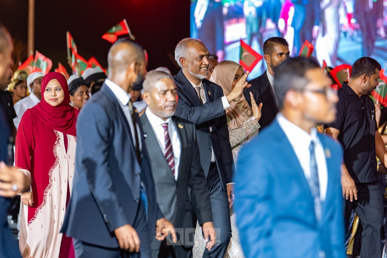 ވަން ފޮޓޯ: ރާއްޖޭގެ މިނިވަންކަމަށް 61 އަހަރު ފުރުމުގެ އުފާ ފާޅުކުރުމުގެ ގޮތުން، ބޭއްވި ހެވިކަމާއި ކުޅިވަރުގެ ހަރަކާތްތައް