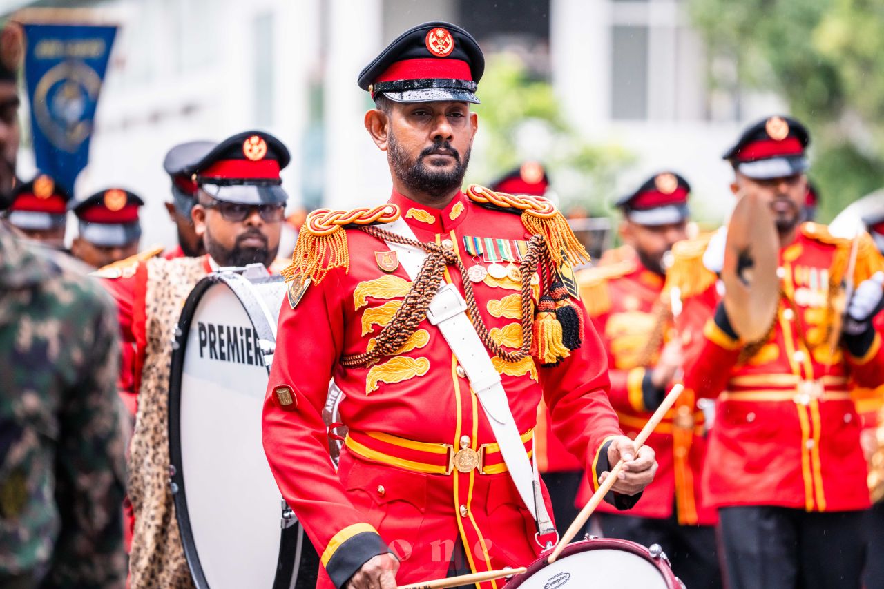ވަން ފޮޓޯ: މިނިވަން ދުވަހާއި ގުޅުވައިގެން އެމްއެންޑީއެފް އަދި ކެޑޭޓް ކޯޕްސްއިން ހުޅުމާލޭގައި ކުރިޔަށް ގެންދިޔަ ޕެރޭޑްގެ ތެރެއިން