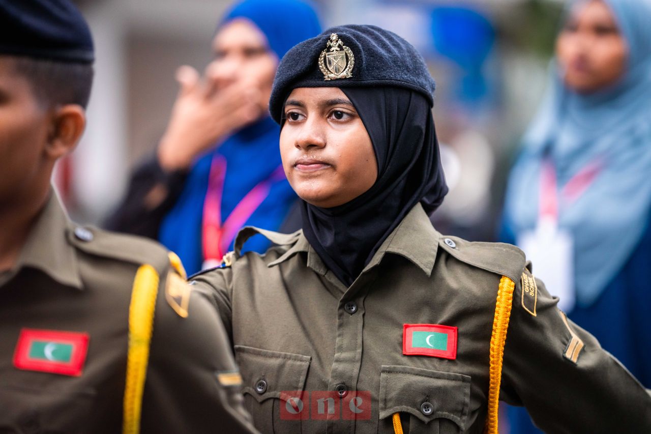 ވަން ފޮޓޯ: މިނިވަން ދުވަހާއި ގުޅުވައިގެން އެމްއެންޑީއެފް އަދި ކެޑޭޓް ކޯޕްސްއިން ހުޅުމާލޭގައި ކުރިޔަށް ގެންދިޔަ ޕެރޭޑްގެ ތެރެއިން