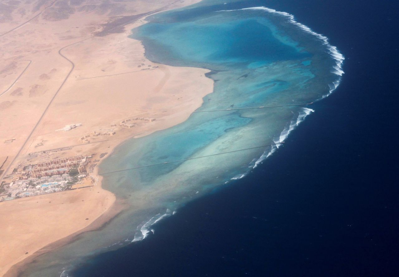 Bab al-Mandeb kanduolhin dhathurukuraa boatufaharun fee eh nagan Houthiin mashvaraakuranee