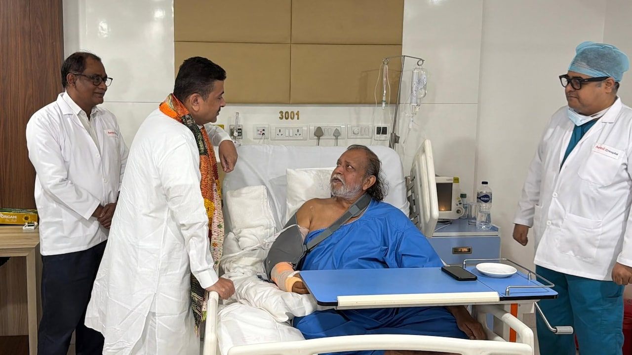 Mithun, Kolkata ge hospital ehggai admit koh operation eh koffi