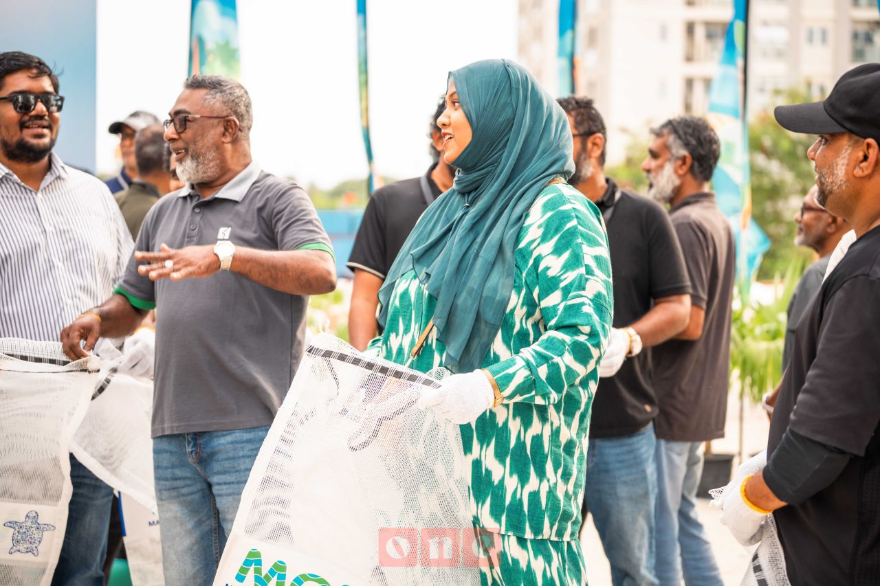 ވަން ފޮޓޯ: އެޗްޑީސީގެ 