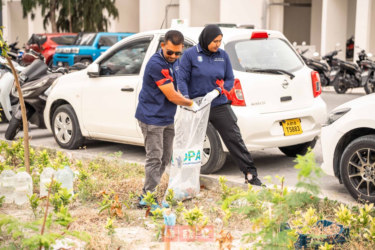 ވަން ފޮޓޯ: އެޗްޑީސީގެ 