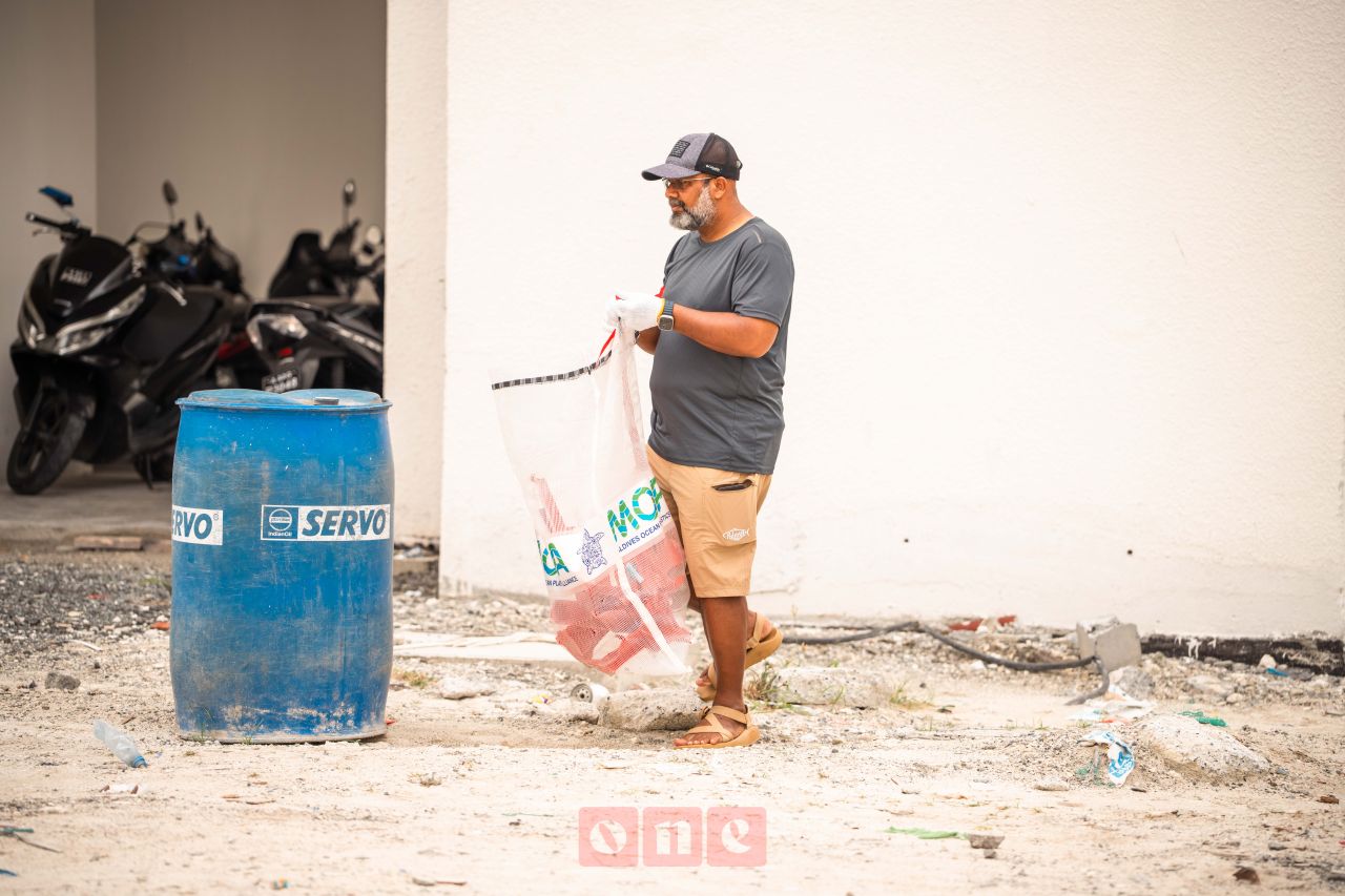 ވަން ފޮޓޯ: އެޗްޑީސީގެ 