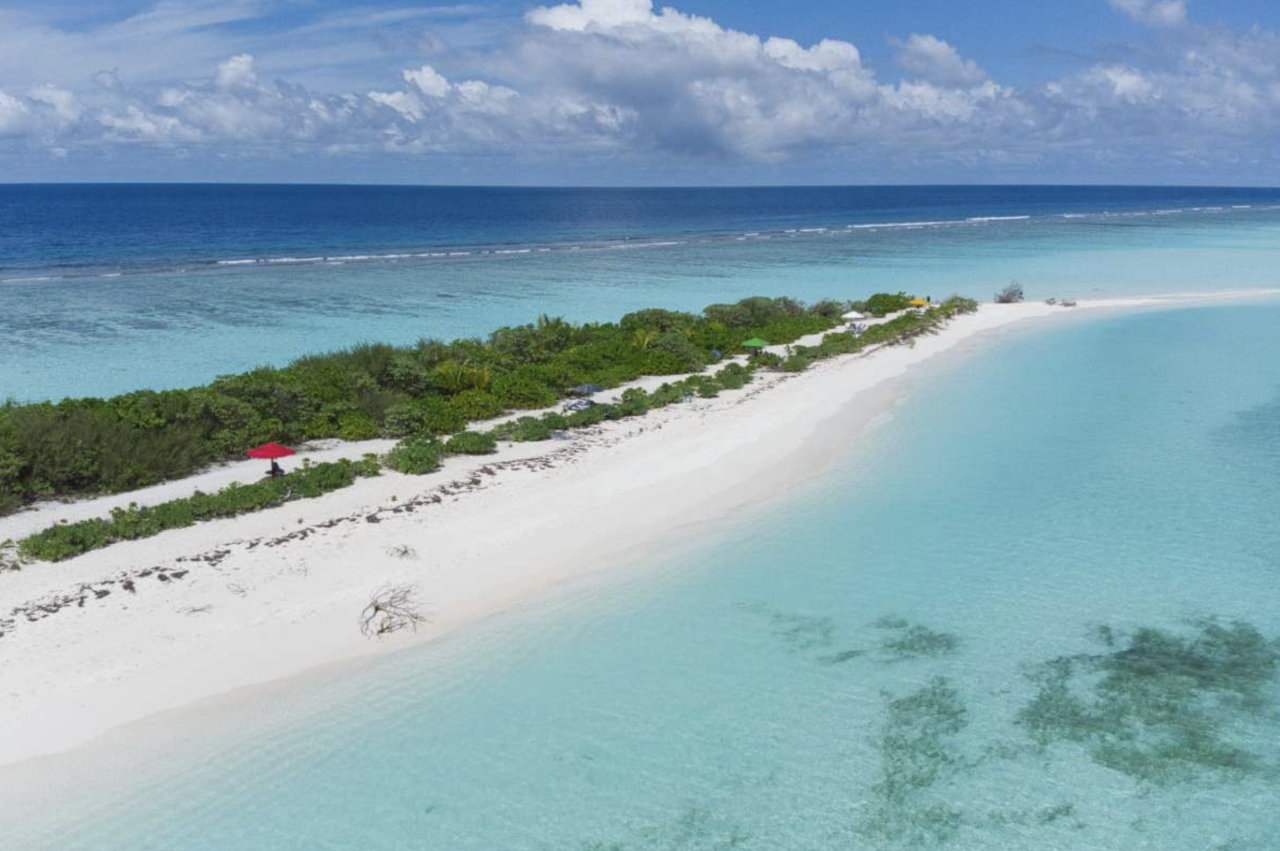Dhuniyeyge enme agubodu beach thakuge list ge 8 vanaigai Dhigurashuge beach 