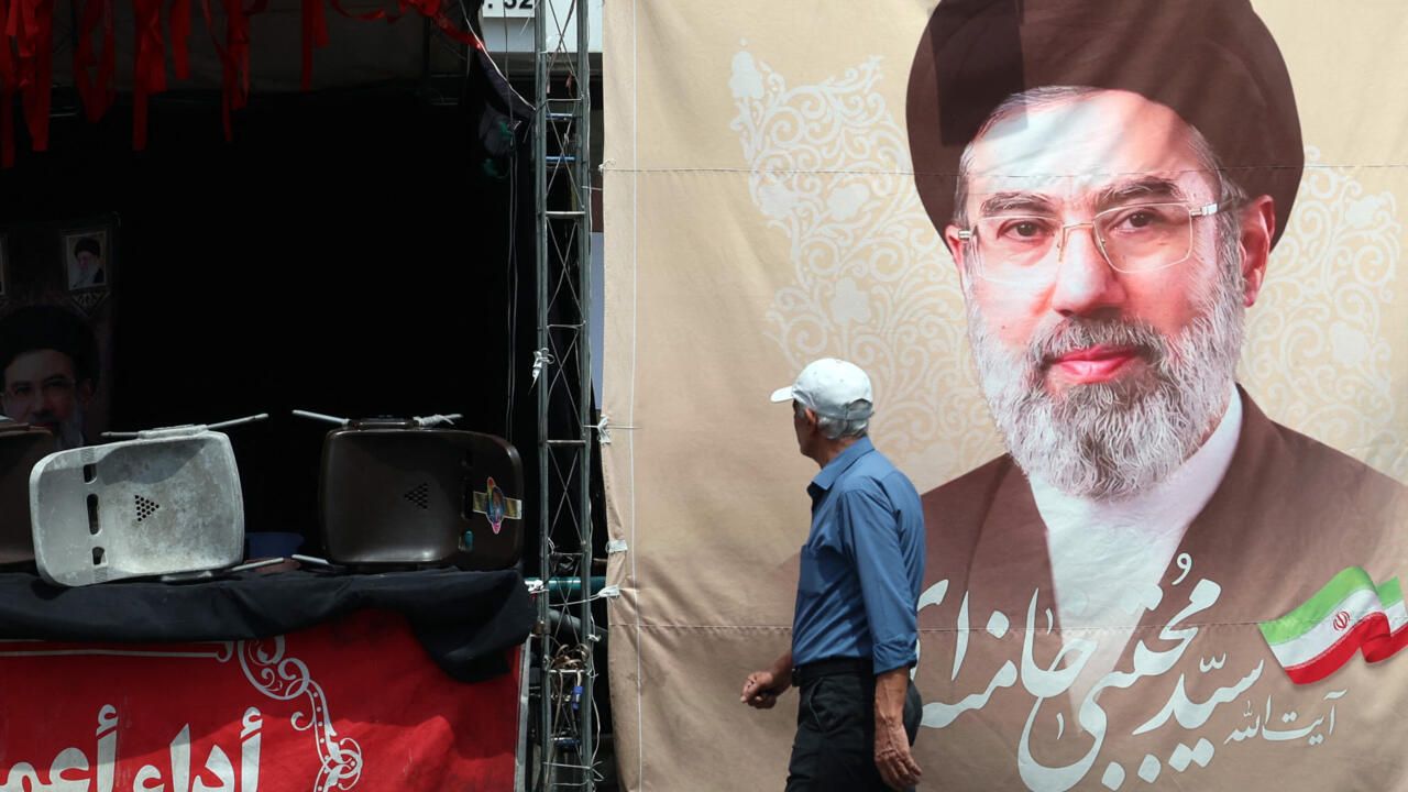 America sifain medhuirumathin avahah faiban Iran inn govaalaifi 
