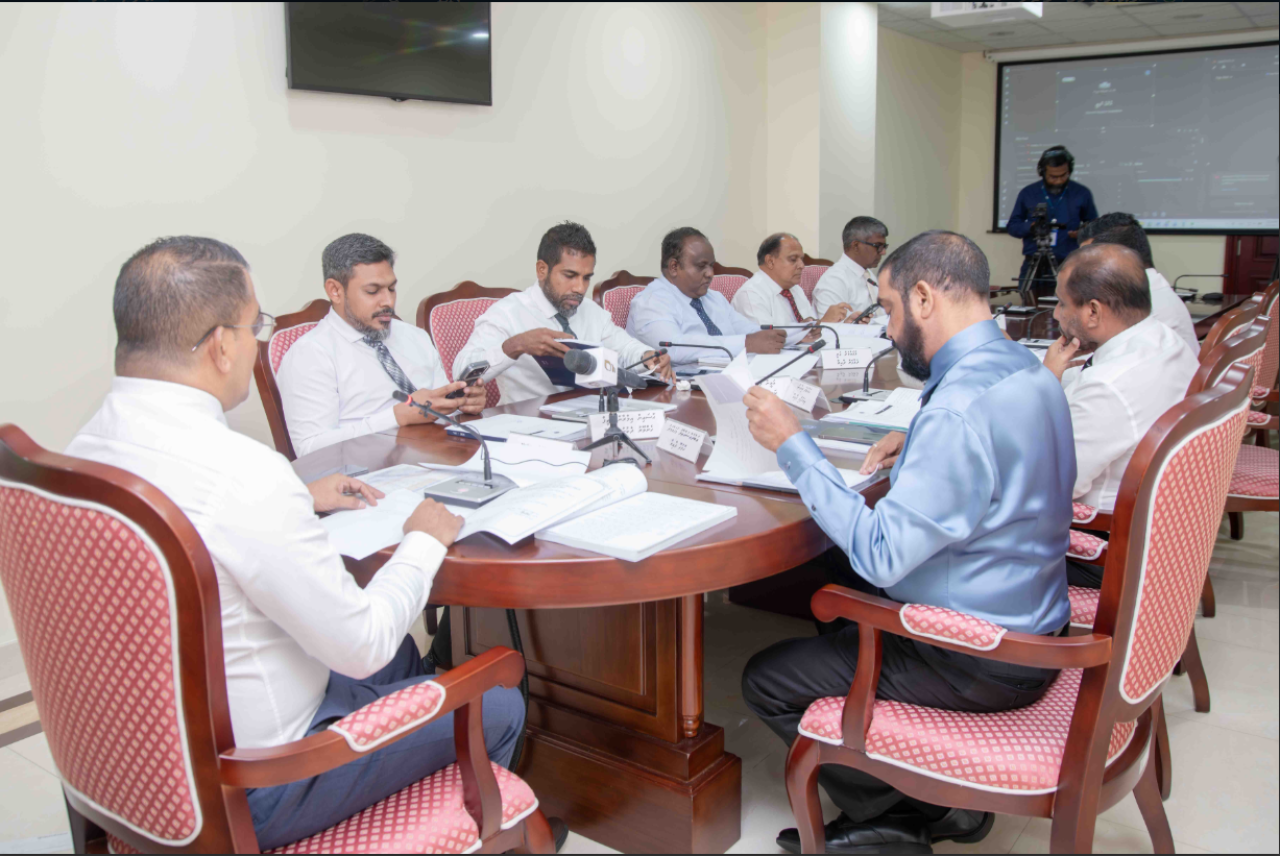 Parliament committee approves change to petition rules