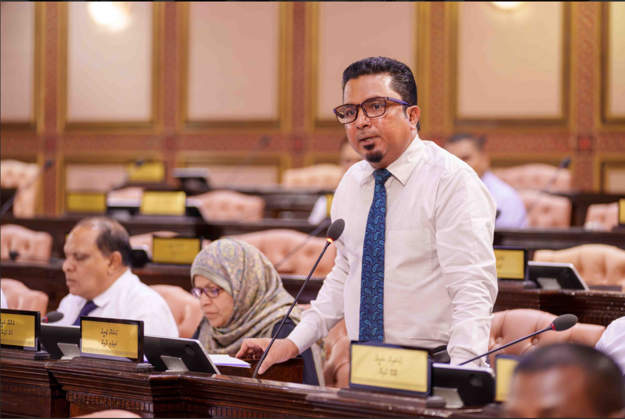Beyruge contractorunnah dhey faisaain nagaa tax 10  percent ah bodu kuran bill eh