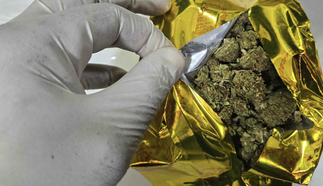 Post medhuverikoh etherekuran ulhunu 3.2 kilo ge cannabis athulaigenfi 