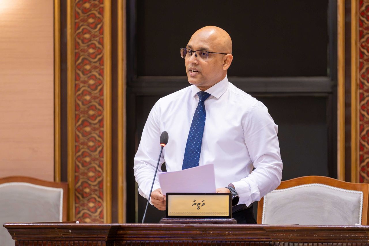 MDP verikamugai kunfunithakah 18,053 muvazzafun negi, mi sarukaarun 4،938: Minister