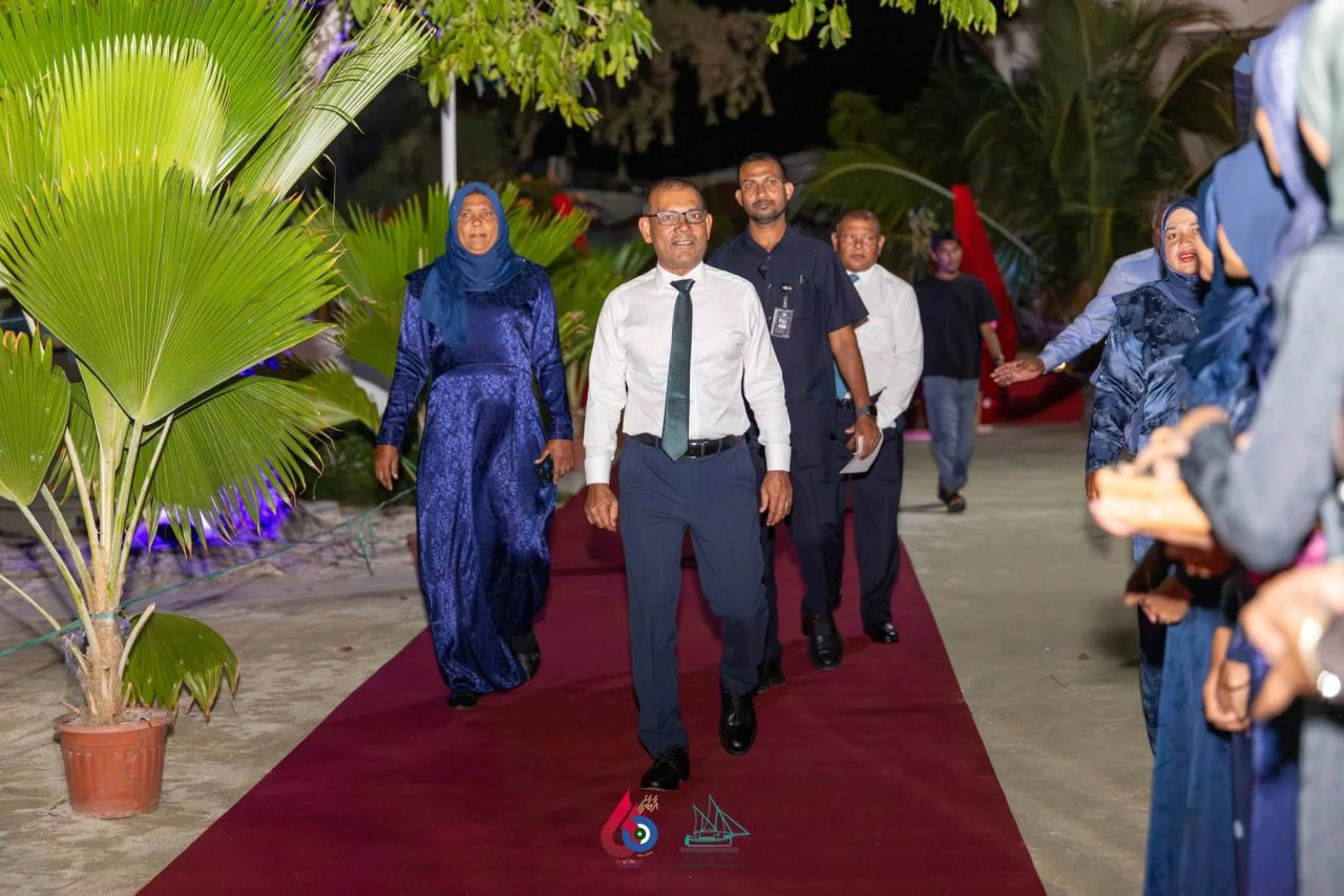 Misraabu jahanvee gudhurathee reyvuntherikamaa eku hoadhaa tharahgee aa dhimaalah: Nasheed