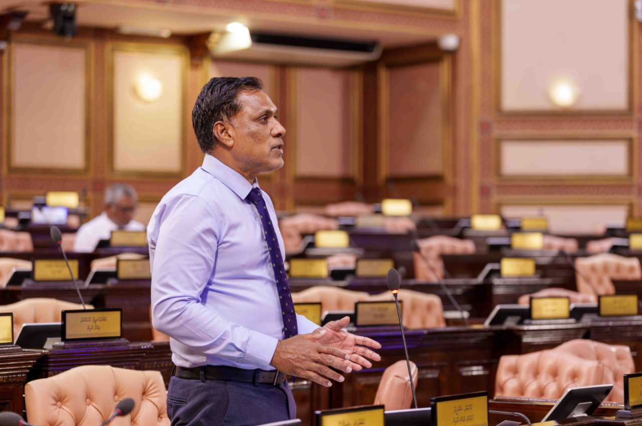 Falhu rahrashaai falhuthah kankamah kanda elhumugai rayyithunge baheh onnan jehey: Shamheed