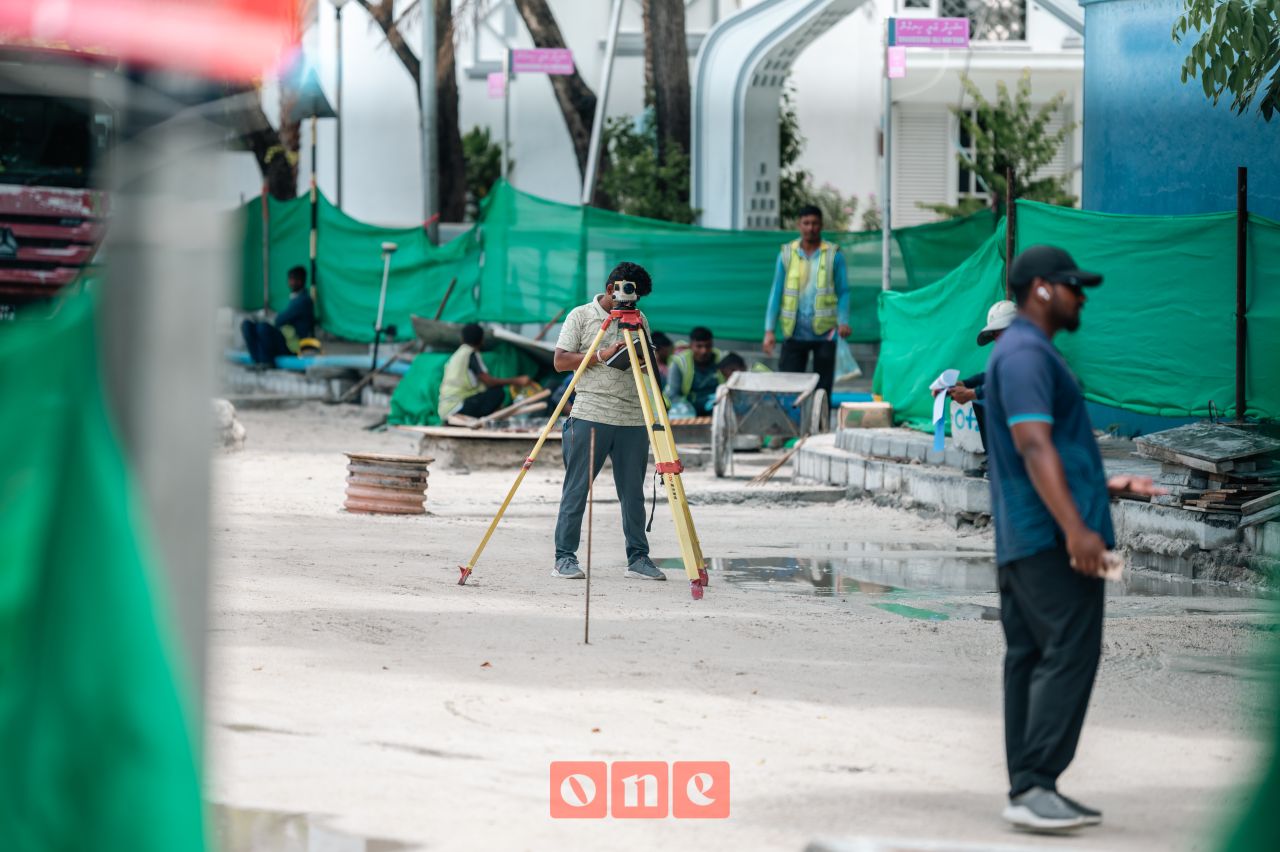 ވަން ފޮޓޯ: އަމީނީމަގުގެ މަރާމާތުގެ މަސައްކަތް