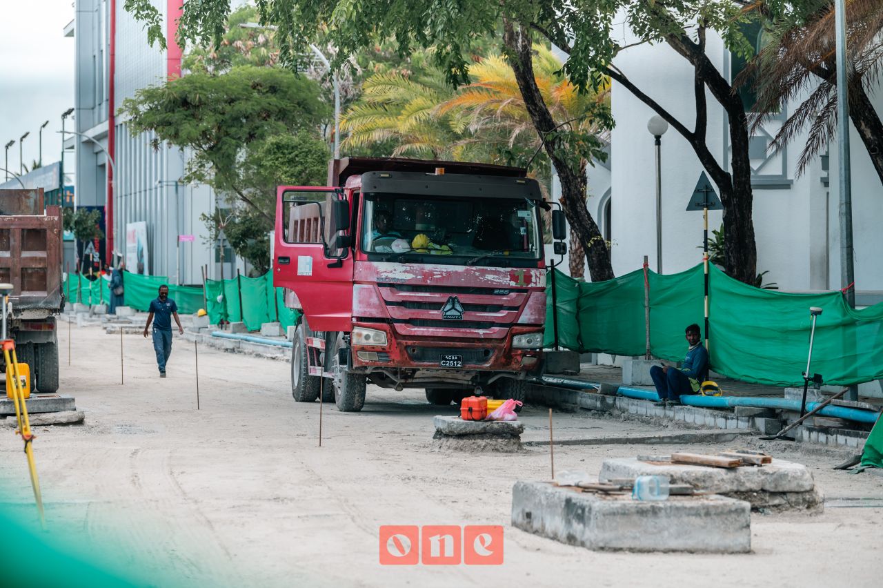 ވަން ފޮޓޯ: އަމީނީމަގުގެ މަރާމާތުގެ މަސައްކަތް