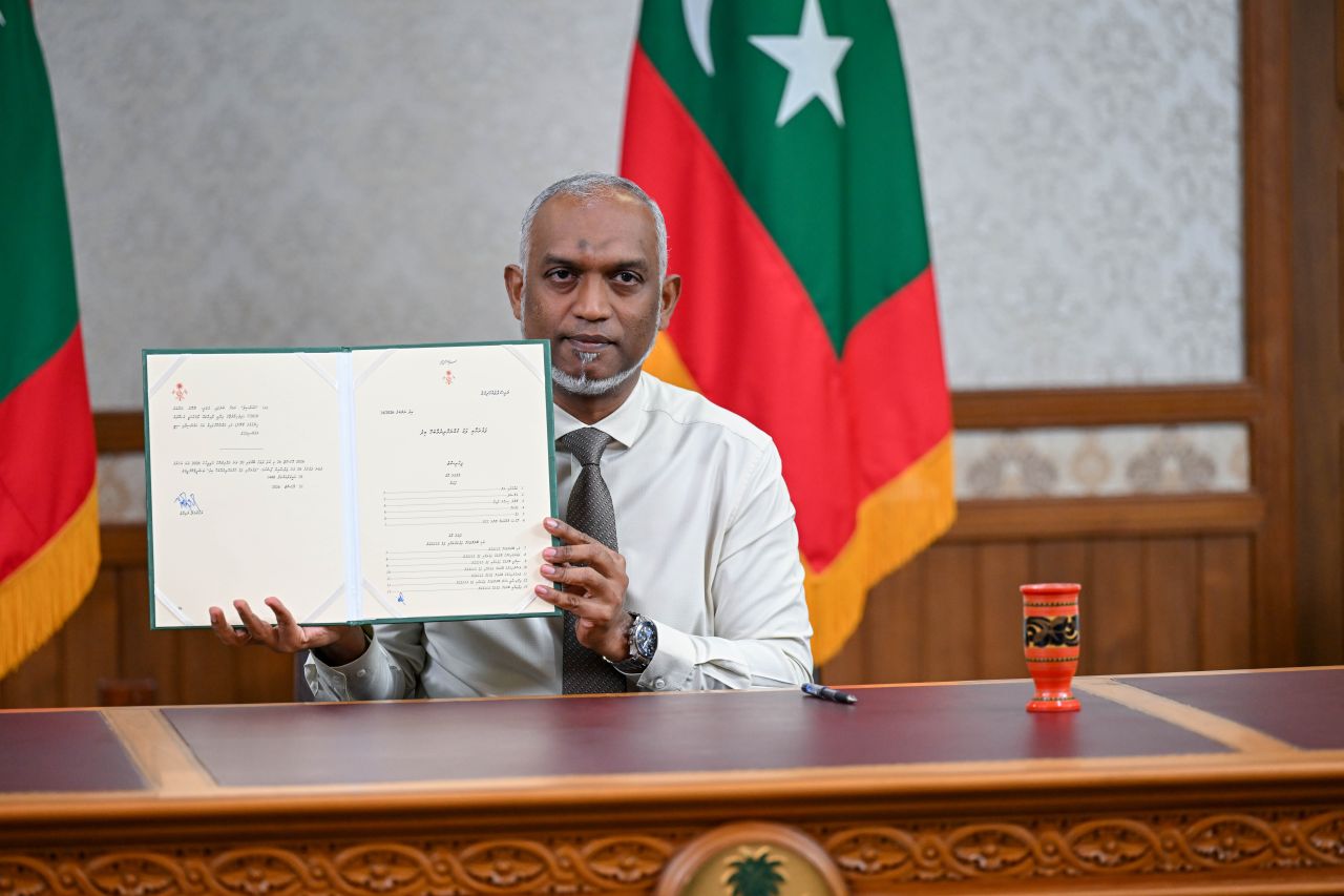 President ratifies bill on leasing lagoons and uninhabited islands