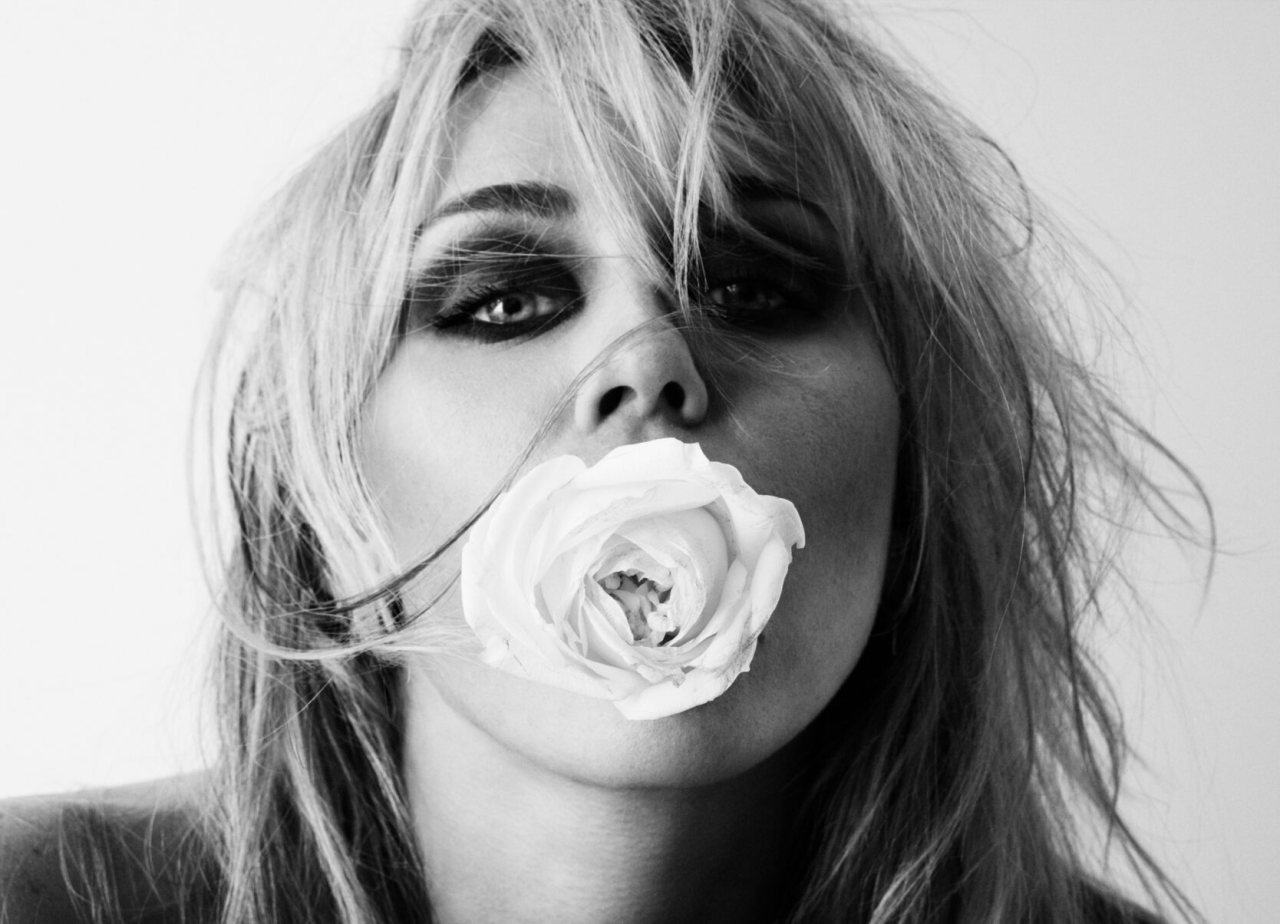Miley Drops Last Name, Readies New Album