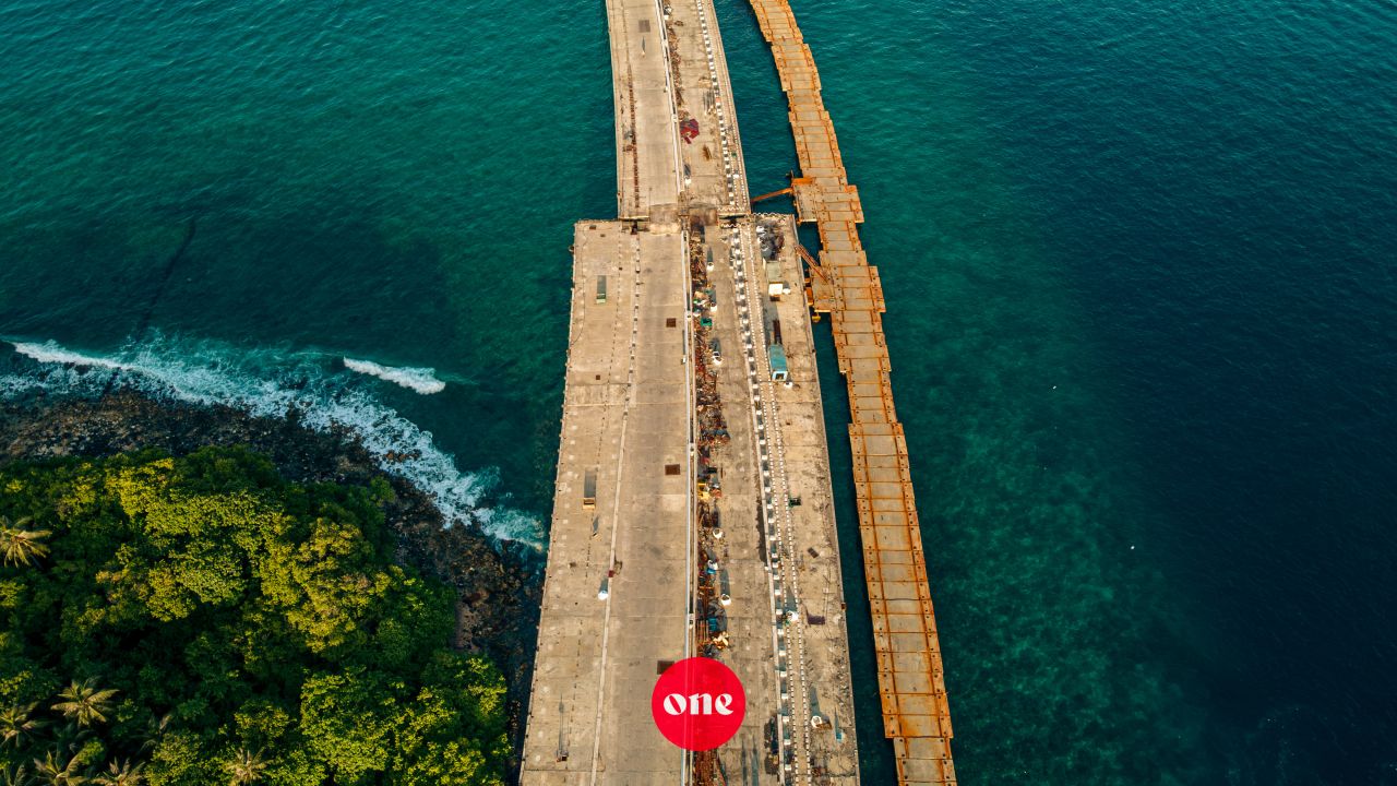 ވަން ފޮޓޯ: ތިލަމާލެ ބުރިޖު މަޝްރޫއުގެ ދަށުން މާލެ އާއި ވިލިމާލެ ގުޅުވާލައި ފިނިޝިން މަސައްކަތްތައް ކުރިއަށްދަނީ
