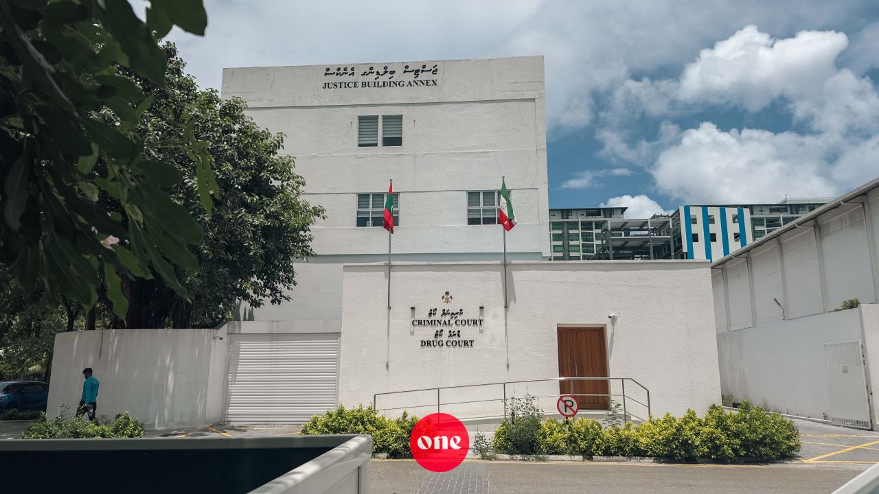 Alhaanulumuge kuh saabithuvi meehaku 9 mahah jail ah