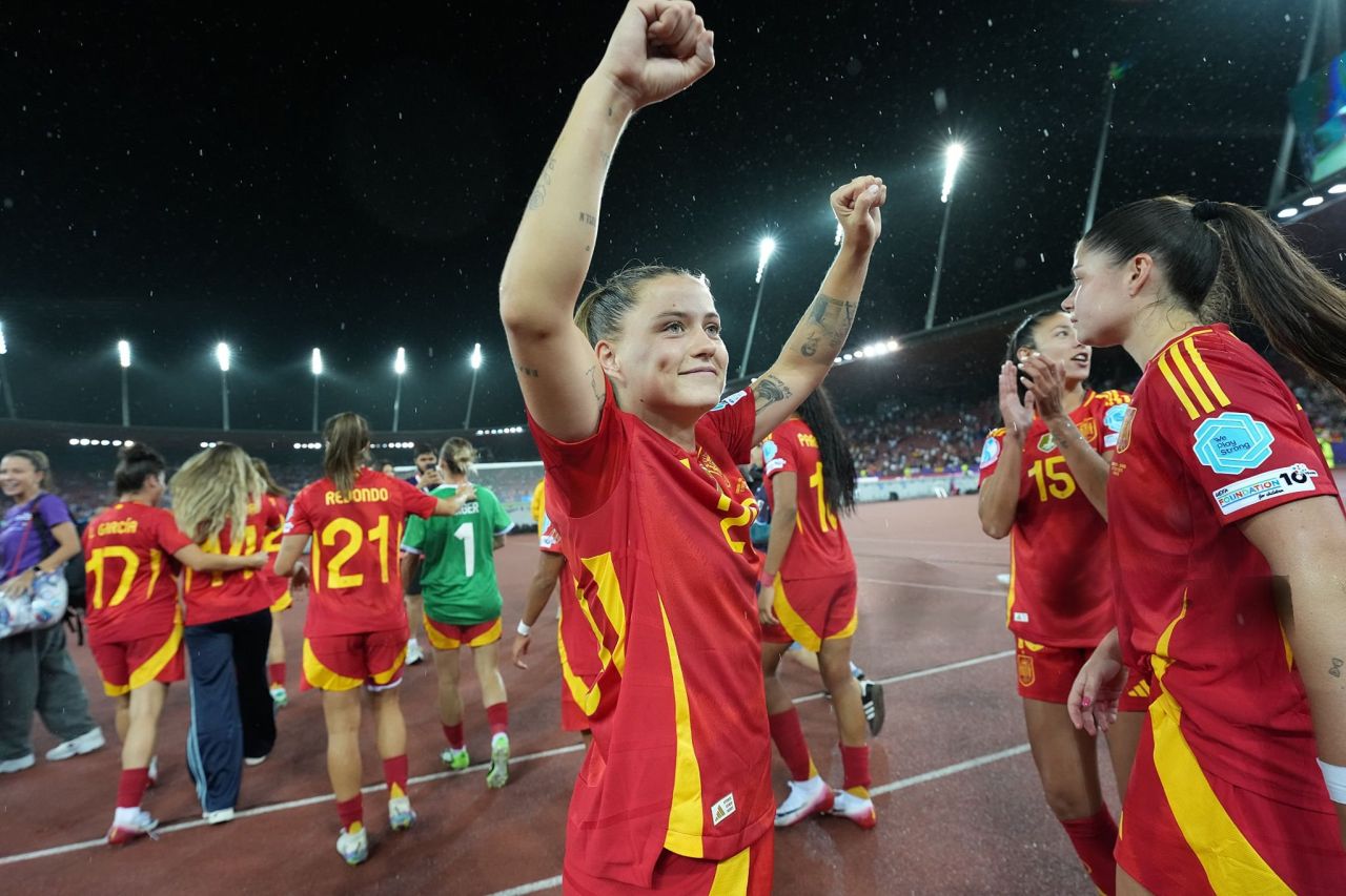 Spain football federation in anhen kulhuntherinnaai referee innah hiley IVF ge furusathu 