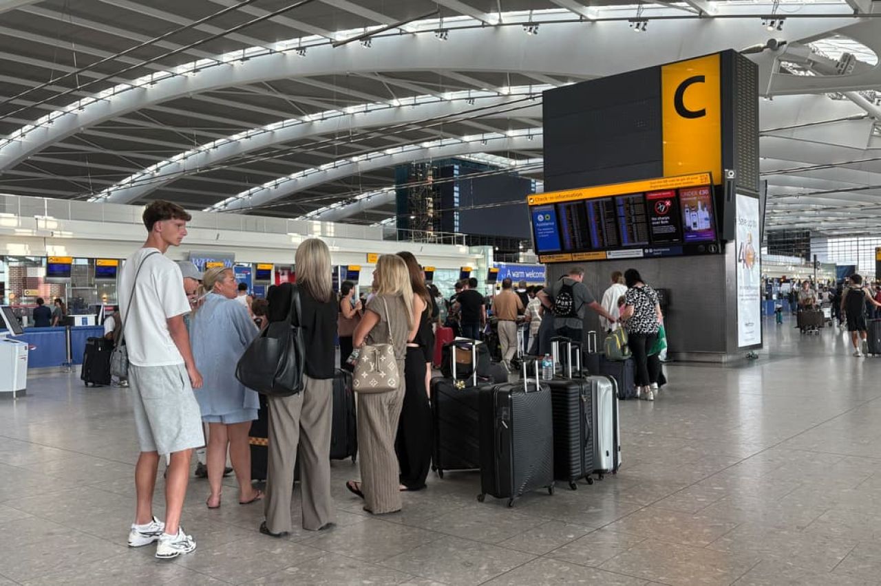Ingereysivilaathuge airport thakugai 600 ahvvure gina flight cancel