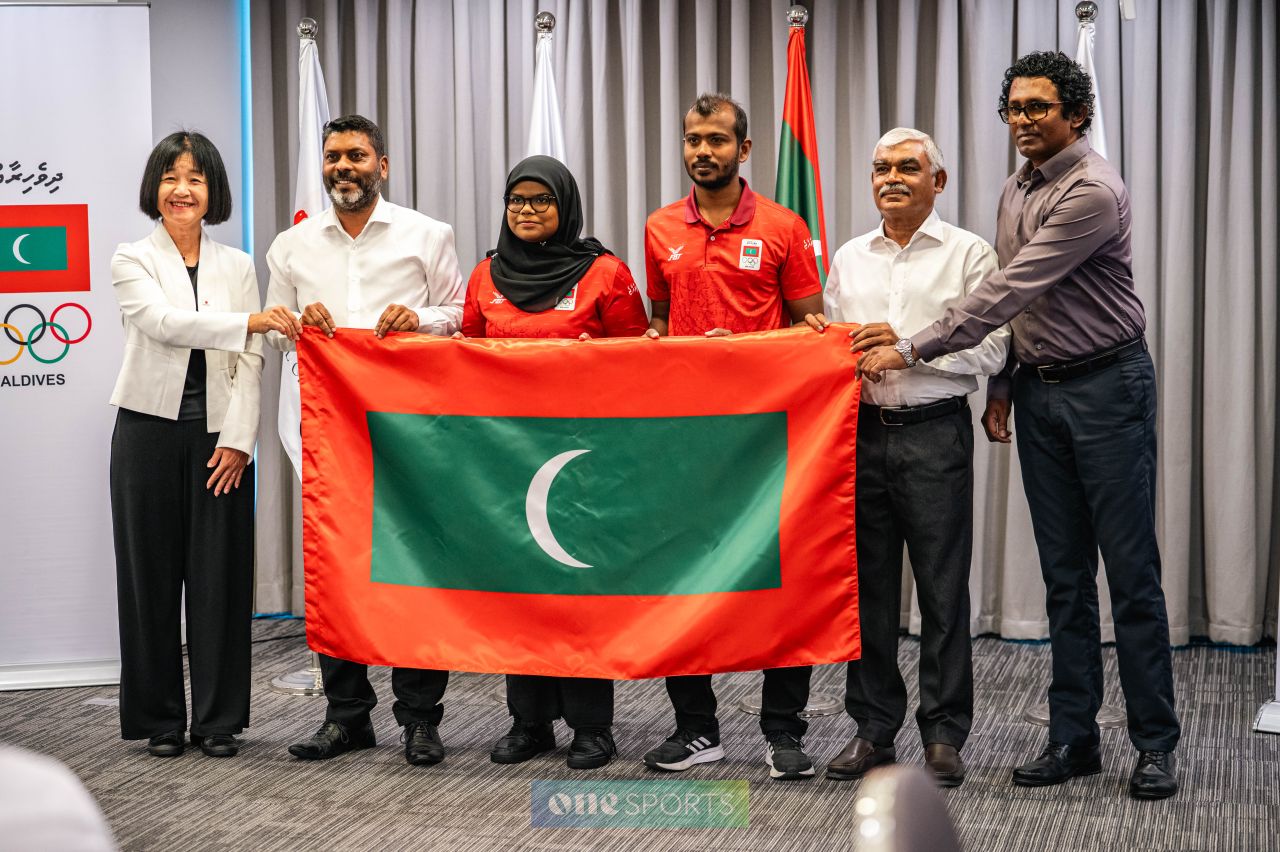 Asian Games ge flag bearers akee Munsif aai Eashal 
