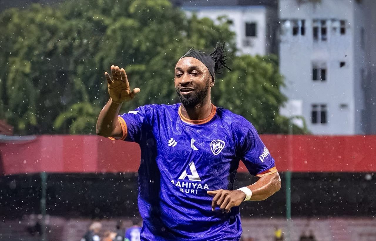 Buru balikoh, Dhihdhoo in premier league gai thaareehee molheh hoadhaifi