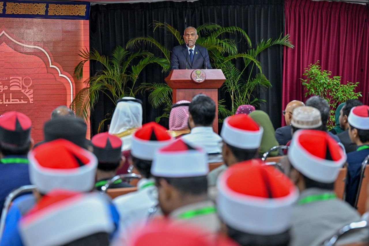 Kahtheebunakee gamuguge fikuree sikundi battan kuraanei edhurun thakei