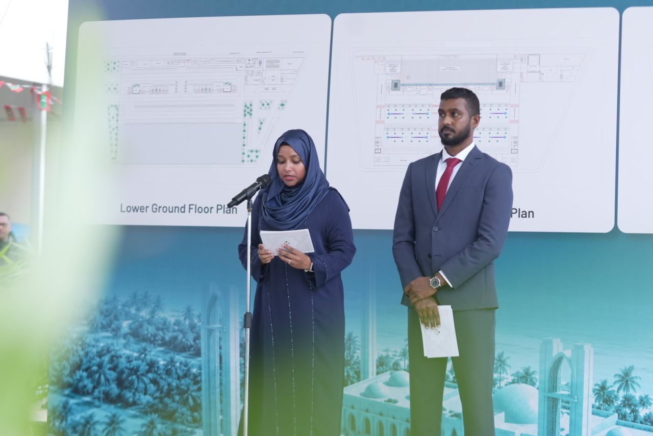 ވަން ފޮޓޯ: ރާއްޖޭގެ އެންމެ ބޮޑު މިސްކިތުގެ ބިންގާ އެޅުން