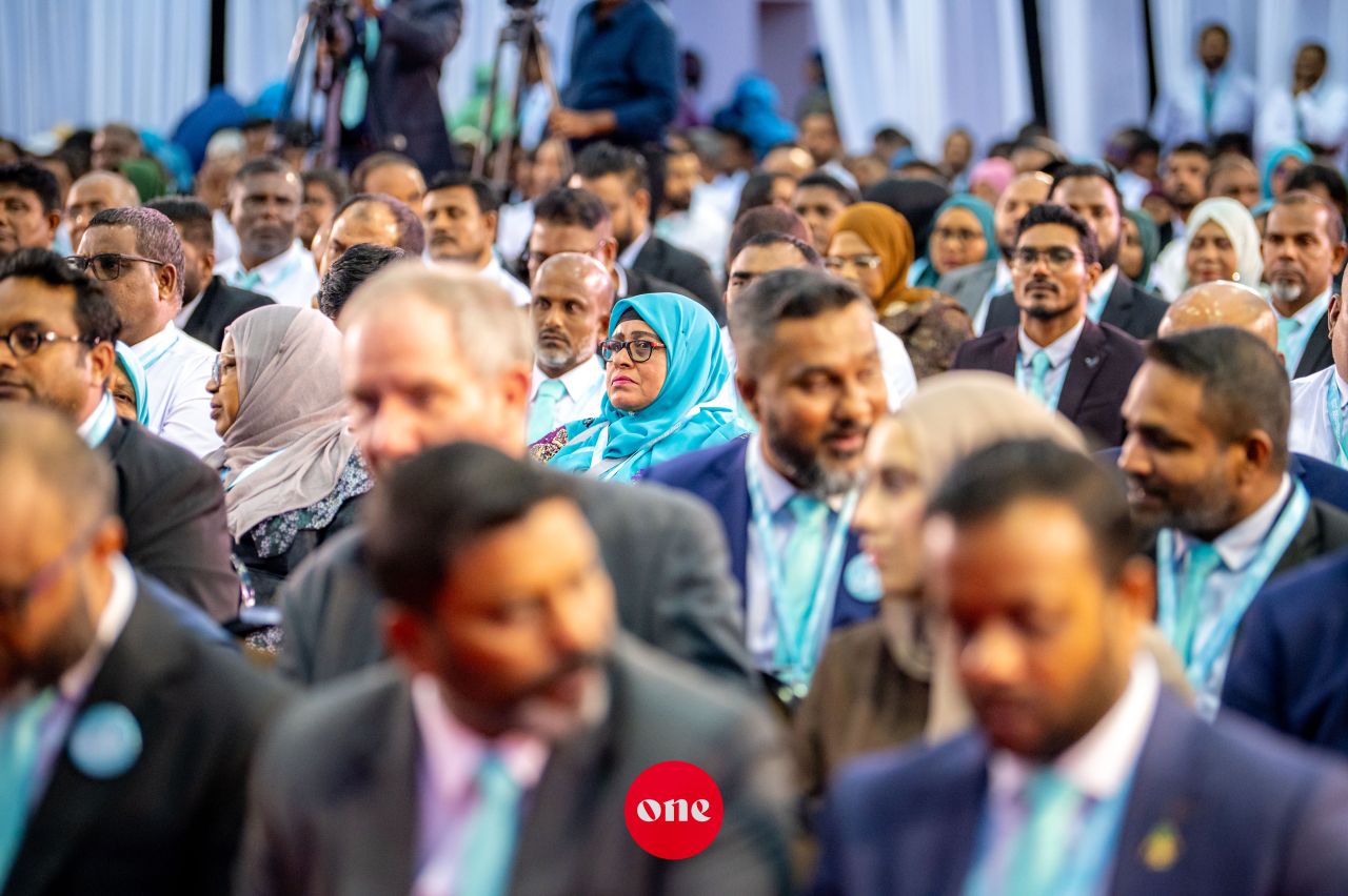 ވަން ފޮޓޯ: ޕީއެންސީގެ މަތީ މަޖިލިސް ރަސްމީކޮށް ފެށުމަށް ސޯޝަލް ސެންޓަރުގައި ބޭއްވި ޖަލްސާ
