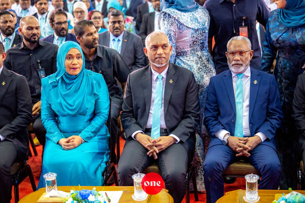 ވަން ފޮޓޯ: ޕީއެންސީގެ މަތީ މަޖިލިސް ރަސްމީކޮށް ފެށުމަށް ސޯޝަލް ސެންޓަރުގައި ބޭއްވި ޖަލްސާ