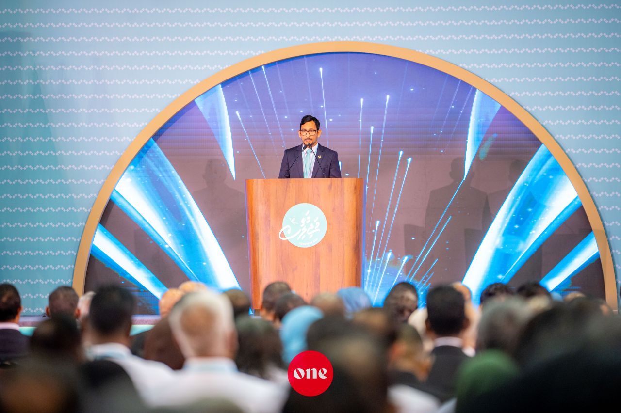ވަން ފޮޓޯ: ޕީއެންސީގެ މަތީ މަޖިލިސް ރަސްމީކޮށް ފެށުމަށް ސޯޝަލް ސެންޓަރުގައި ބޭއްވި ޖަލްސާ