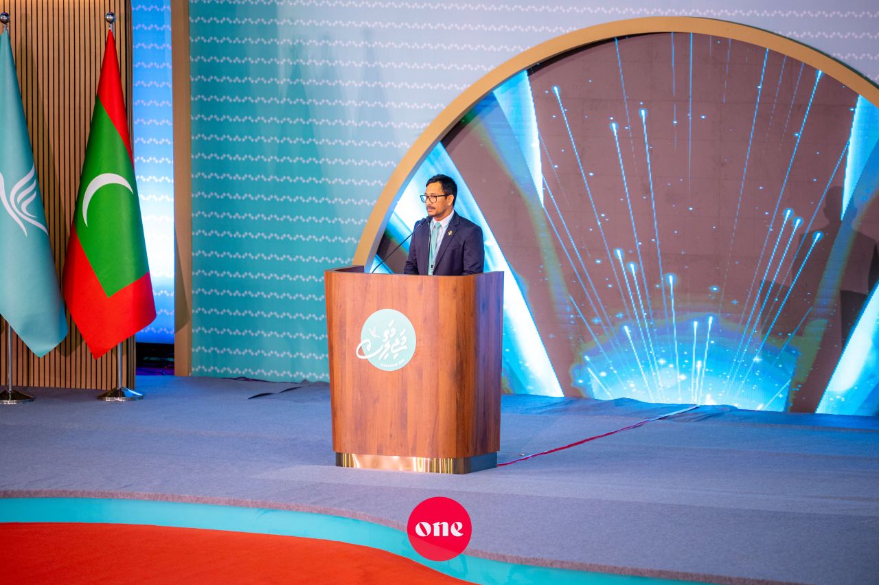 ވަން ފޮޓޯ: ޕީއެންސީގެ މަތީ މަޖިލިސް ރަސްމީކޮށް ފެށުމަށް ސޯޝަލް ސެންޓަރުގައި ބޭއްވި ޖަލްސާ