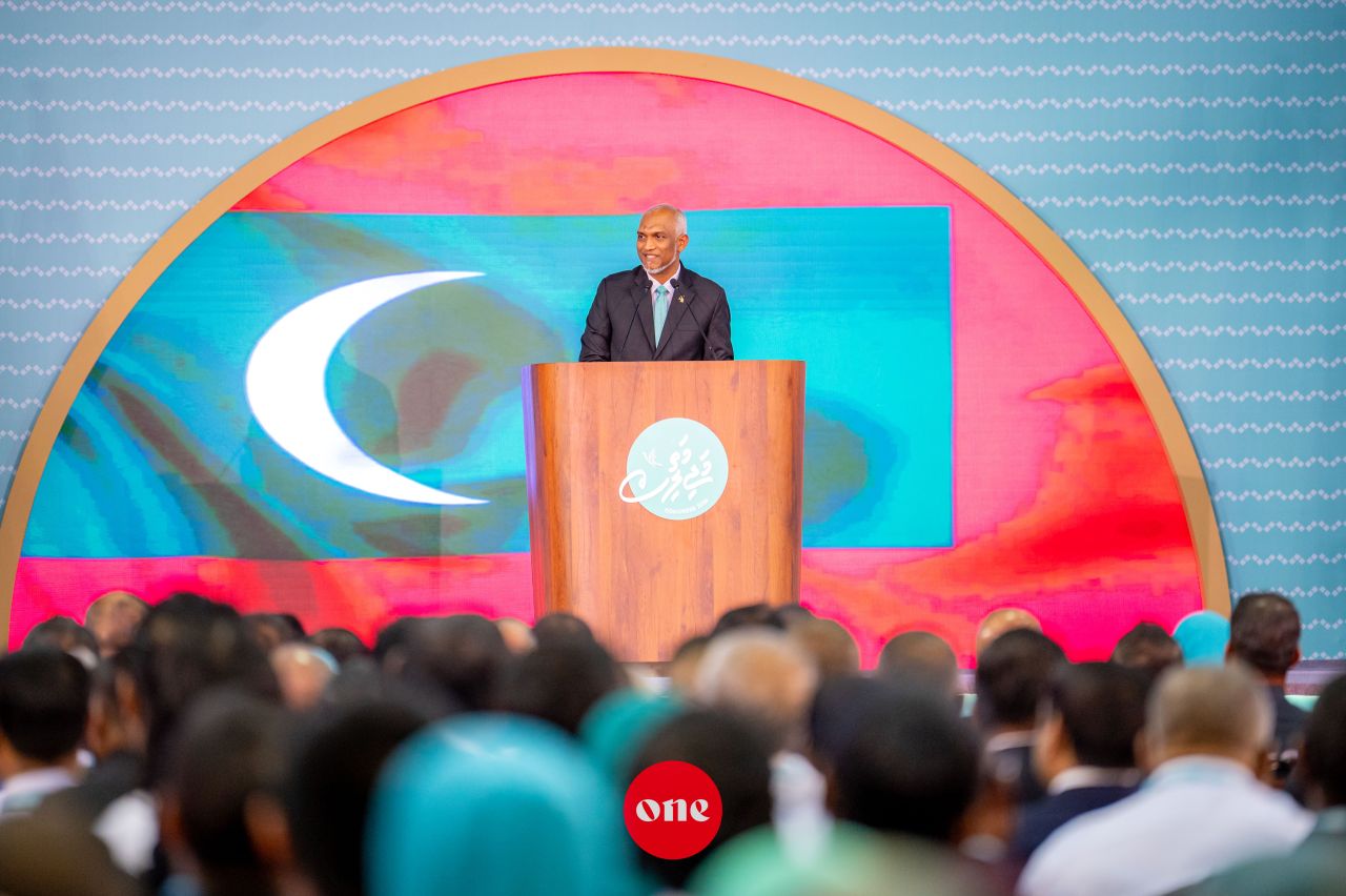 Siyaasee massakai huthurei ge gothugai dhekun badhaluvaan jehey: Raees